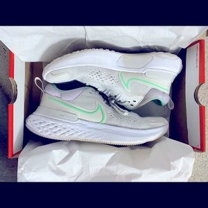 Nike react miler size 8